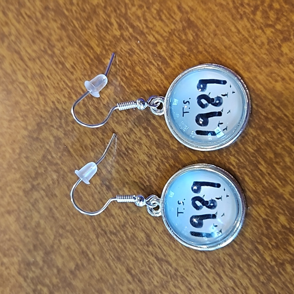 NWOT Taylor Swift Inspired 1989 Earrings